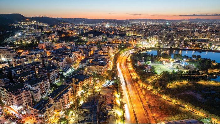 Tirana dhe bregdeti, ndër më të lirat në rajon për qiratë ditore
